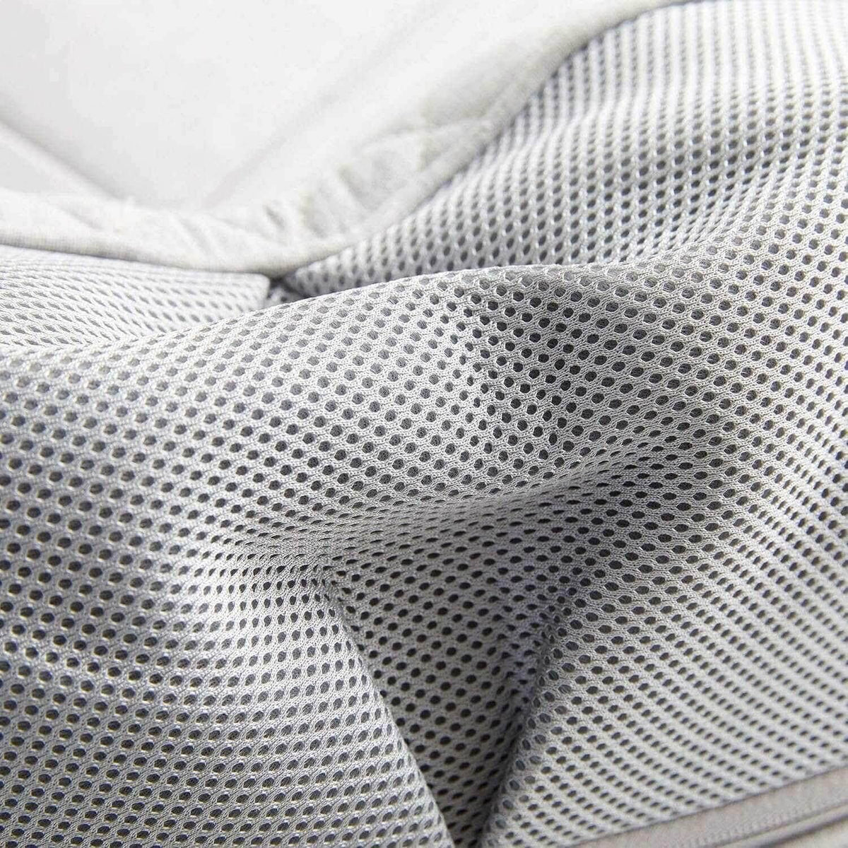 Quzy Cordless Heated Massager close-up of grey mesh fabric