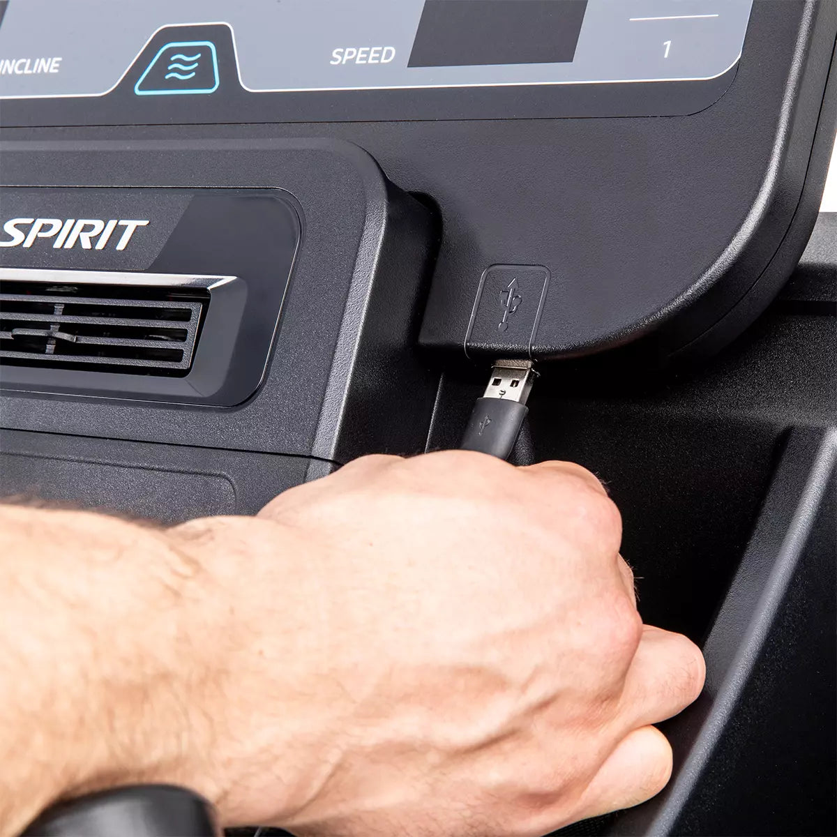 Spirit CT800 Treadmill - Final Stock Spirit Treadmill; Residentail Commercial Frame over 350lbs usb_2_jpg_b3d0b4d4-fbb2-4125-a4d0-b713073e915a