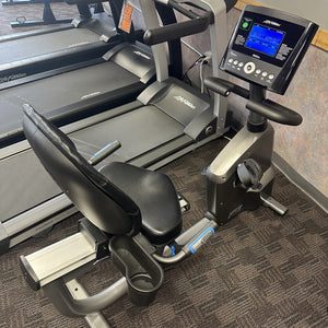 LIFE FITNESS CLUB SERIES+ RECUMBENT BIKE w/ X-CONSOLE — [Display Model]