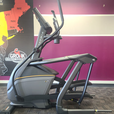 Matrix E30 Elliptical w/ XR Console — [Display Model]