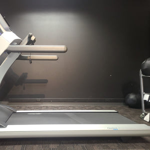 Life Fitness T5 Treadmill w/ Track Connect Console — [Display Model]